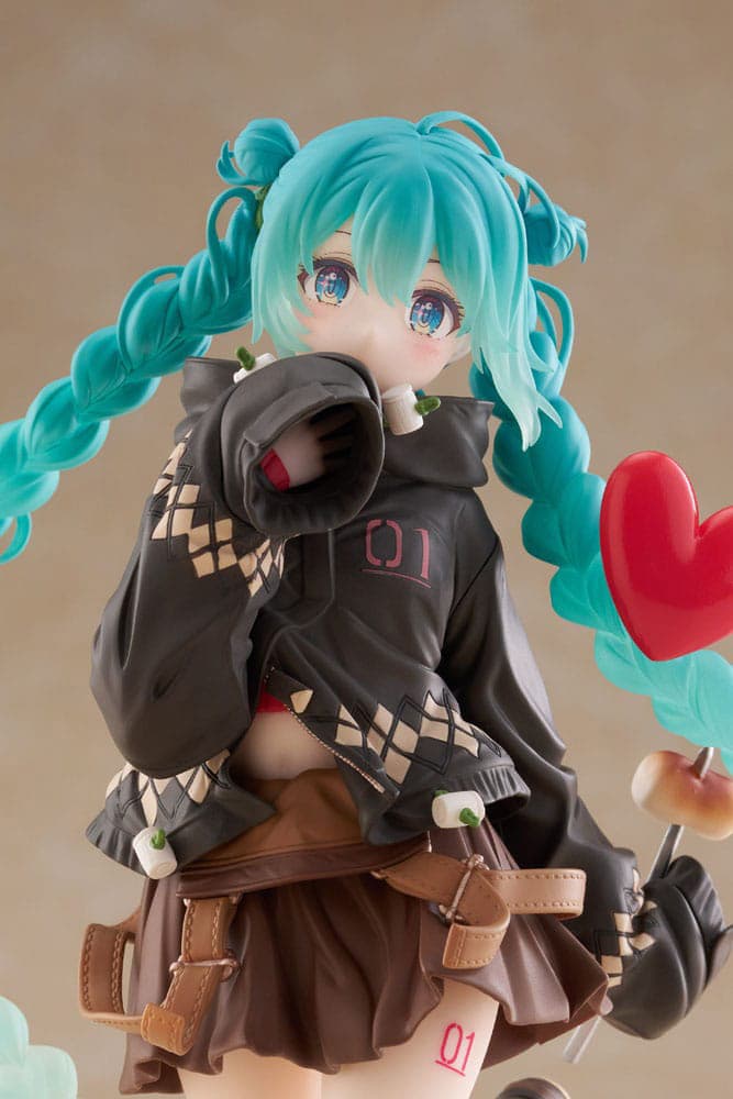 Hatsune Miku Outdoor Spring Fashion Ver. PVC Statue 18 cm