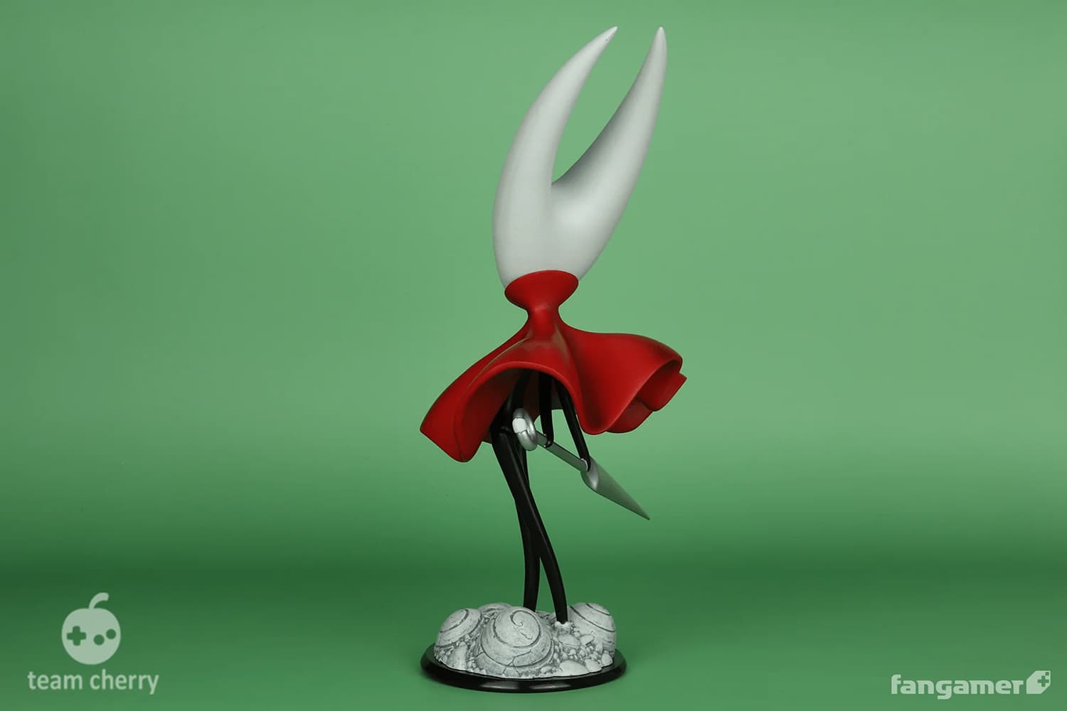 Hornet Resin Statue 24 cm