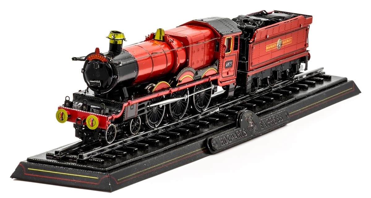 Hogwarts Express w/ Track Metal Model Kit