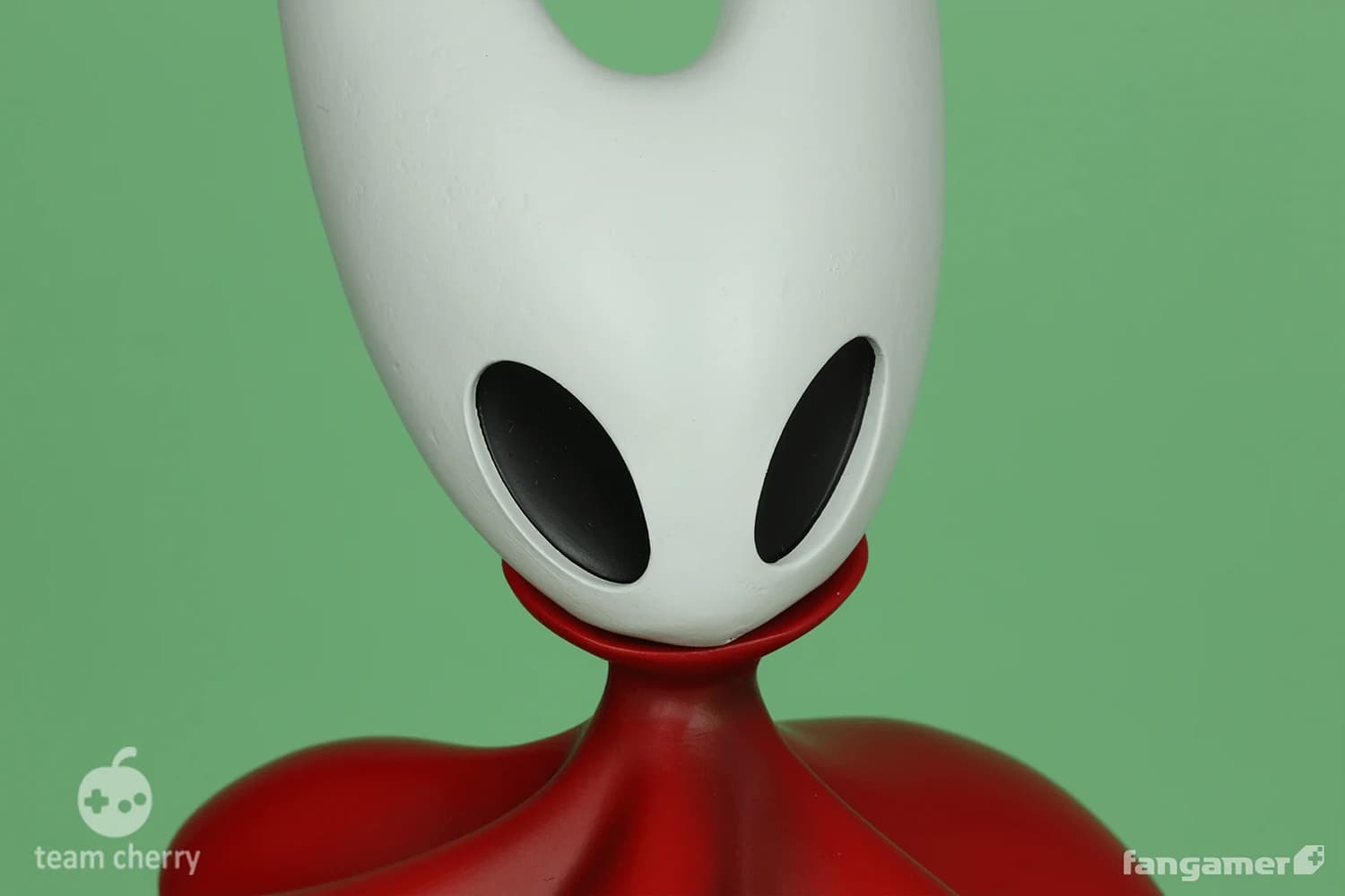 Hornet Resin Statue 24 cm