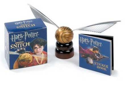 Kit: Harry Potter - Golden Snitch and Sticker Book Kit: Harry Potter - Golden Snitch and Sticker Book