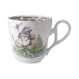 Totoro Floating on Green Leaf Mug 335 ml