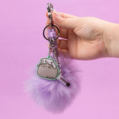 Pusheen Pom Pom Charger