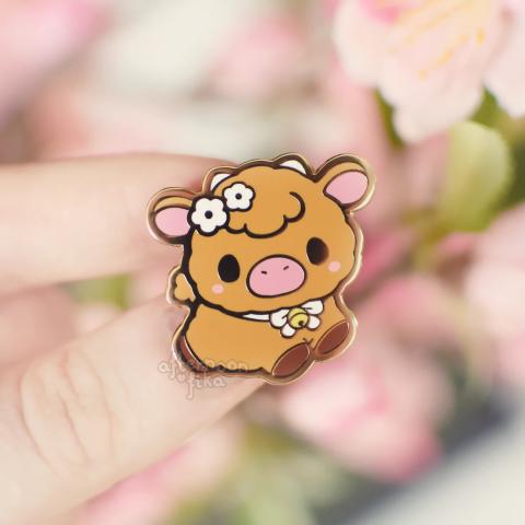 Enamel Pin: Daisy the Highland Cow