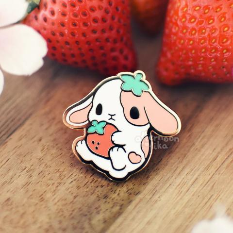 Enamel Pin: Strawbunny Enamel Pin: Strawbunny