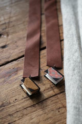 Handgjort Bokmärke - Bok Blanka Sidor Handgjort Bokmärke - Bok Blanka Sidor