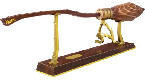 Nimbus 2000 Metal Model Kit (Metal Earth)